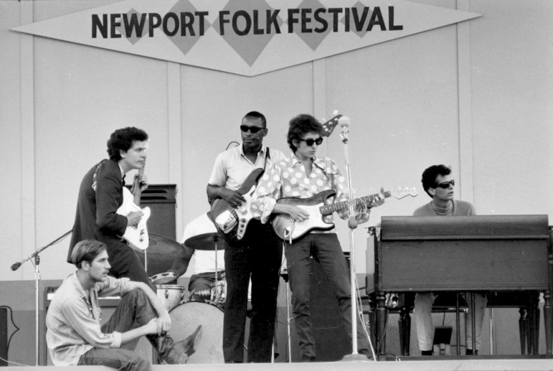 dylan newport 1965 on stage